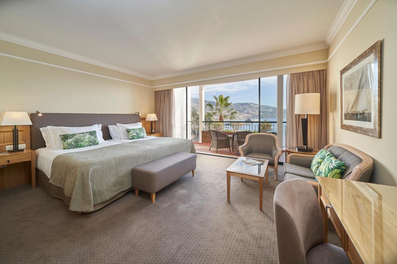 Twin Room with Sea and City View